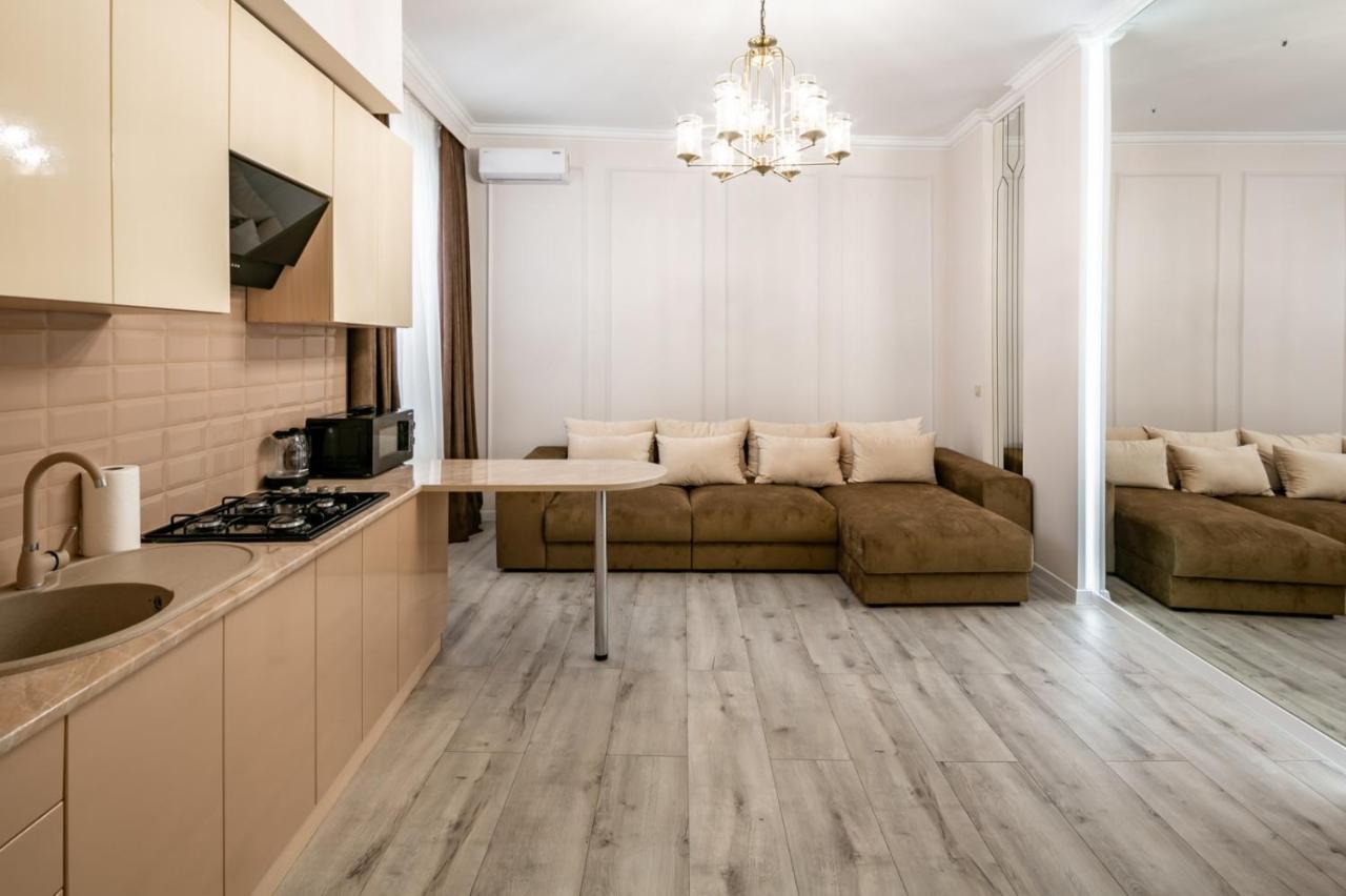 Avangard Deluxe Art Apart Lviv Exterior foto